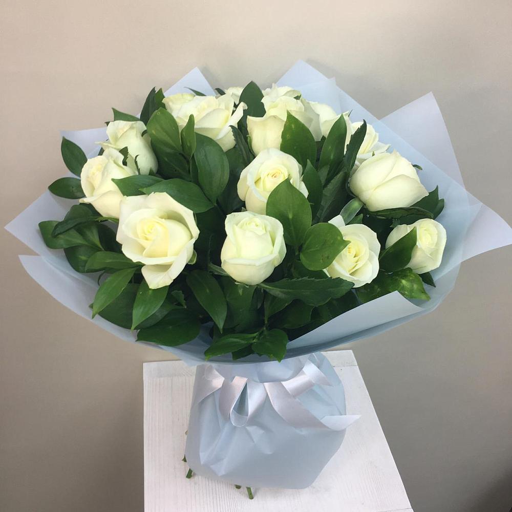 Букет 15 Белых роз Проуд в Заволжске