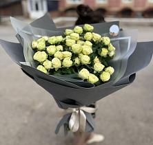 Букет Белые кустовые розы Солинеро в Заволжске