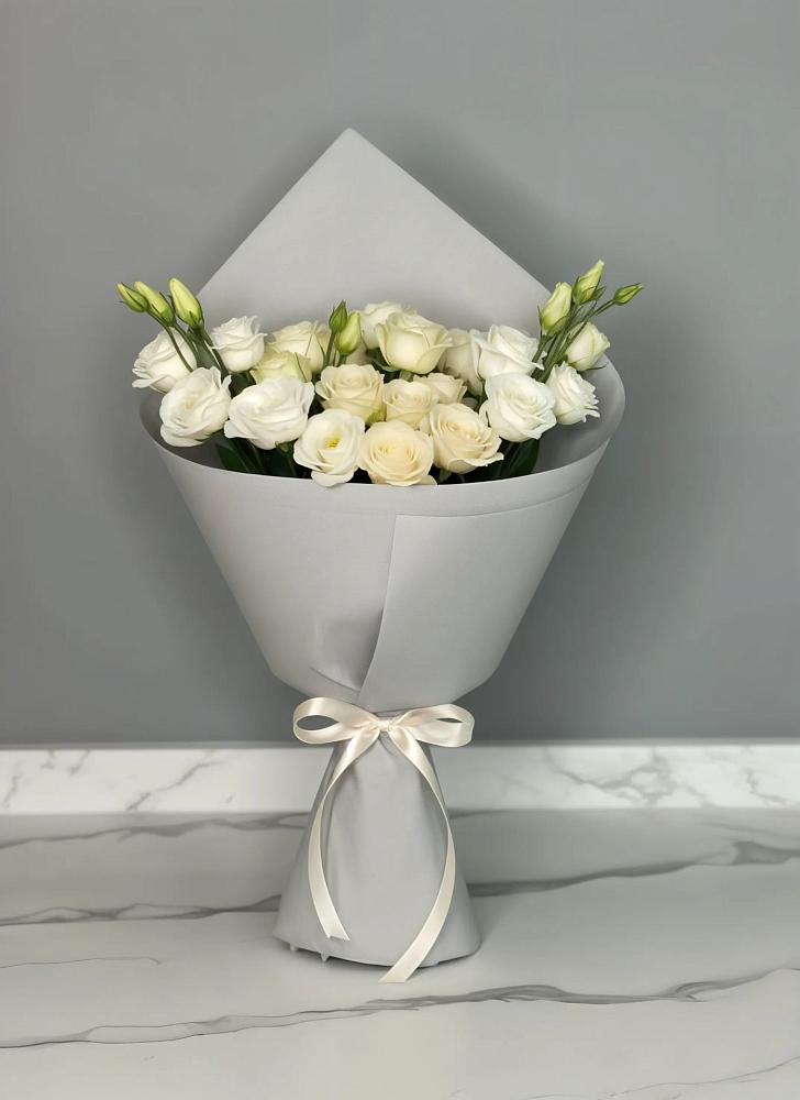 Букет цветов из: Розы и Лизиантусы в Заволжске