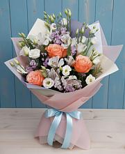 Букет цветов из:  Лизиантусы, Розы, Альстромерии и Гипсофила в Заволжске