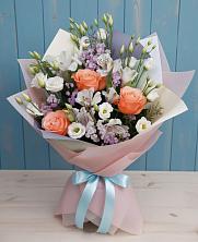 Букет цветов из:  Лизиантусы, Розы, Альстромерии и Гипсофила в Заволжске