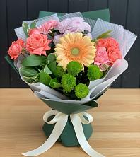 Букет цветов из:  Гвоздики, Розы, Герберы и Хризантемы в Заволжске