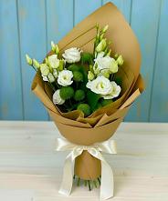 Букет цветов из:  Хризантемы и Лизиантусы в Заволжске