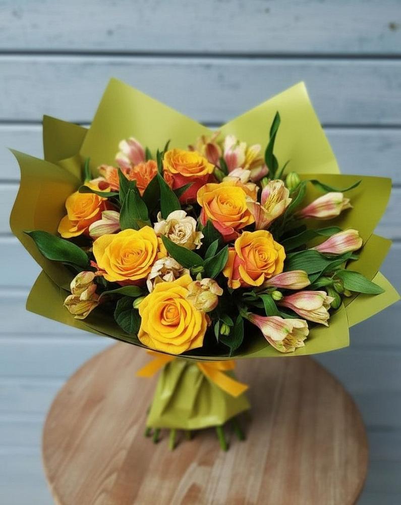 Букет цветов из: Альстромерии и Розы в Заволжске