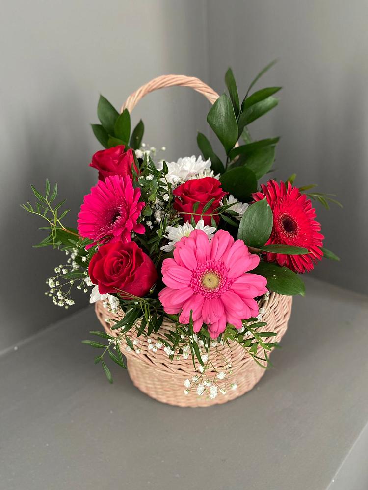 Цветочная композиция из Розы, Хризантемы и Герберы в корзине в Заволжске