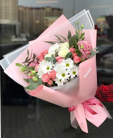 Букет цветов из: Розы, Лизиантусы и Хризантемы в Заволжске